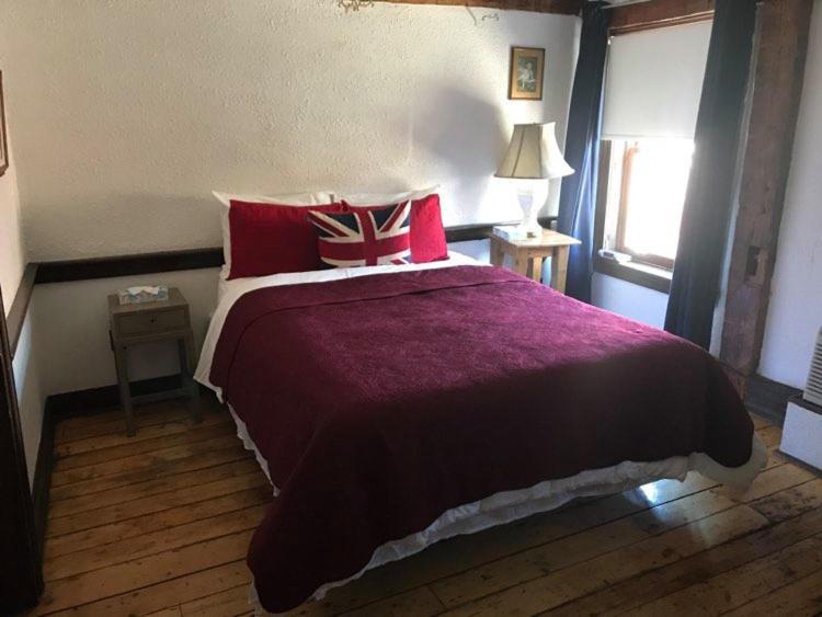 The Olde Angel Inn Niagara-on-the-Lake ภายนอก รูปภาพ