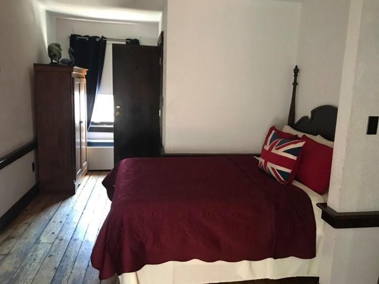 The Olde Angel Inn Niagara-on-the-Lake ภายนอก รูปภาพ