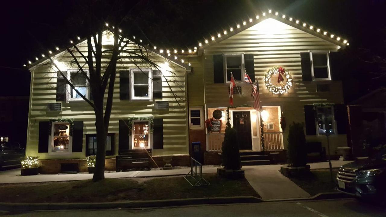 The Olde Angel Inn Niagara-on-the-Lake ภายนอก รูปภาพ
