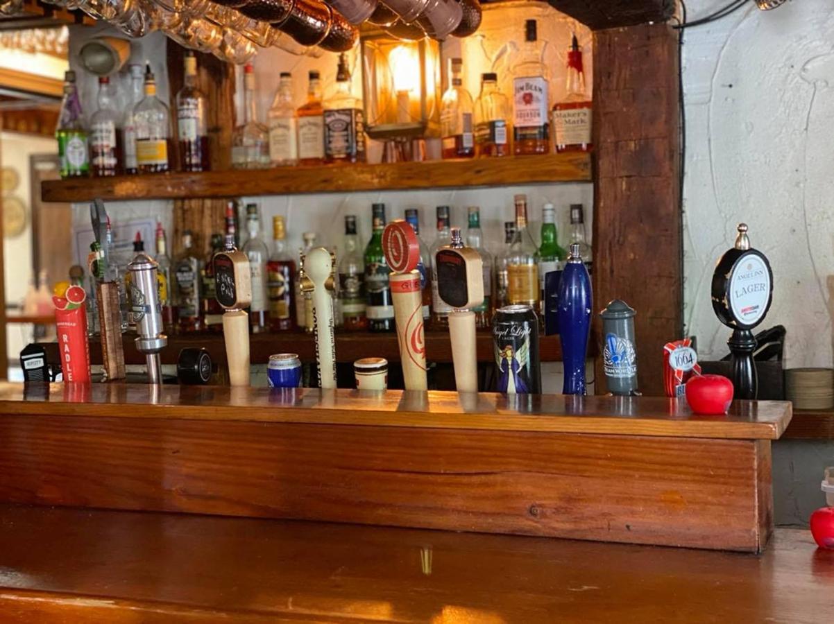 The Olde Angel Inn Niagara-on-the-Lake ภายนอก รูปภาพ